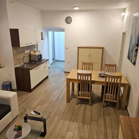 Apartment Jadran - 2 Bedroom For 6 People Zadar