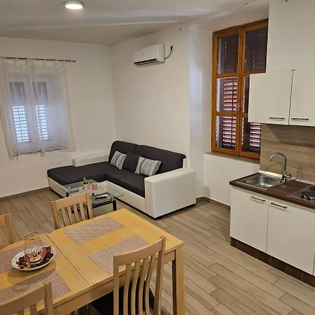 דירה Jadran - 2 Bedroom For 6 People