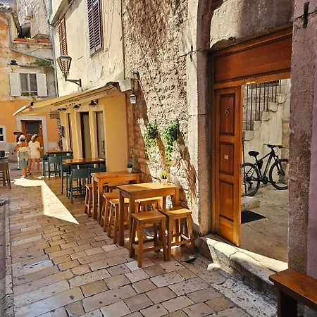 Apartment Jadran - 2 Bedroom For 6 People Zadar