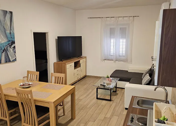 Jadran - 2 Bedroom For 6 People Apartman *